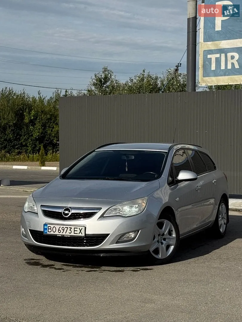 2010 Opel Astra - фото 1