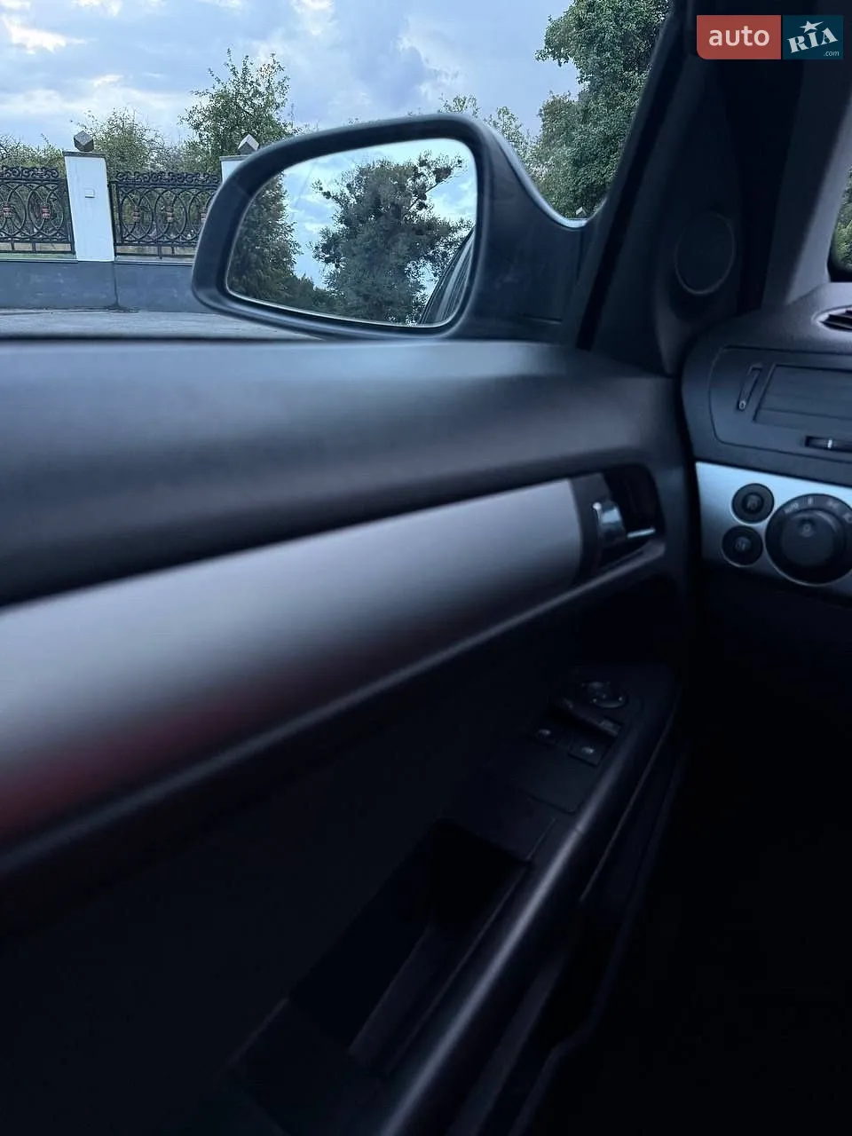 2010 Opel Astra - мініатюра 26
