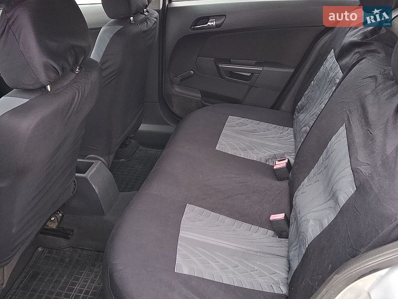 Хэтчбек Opel Astra 2005 в Винниках
