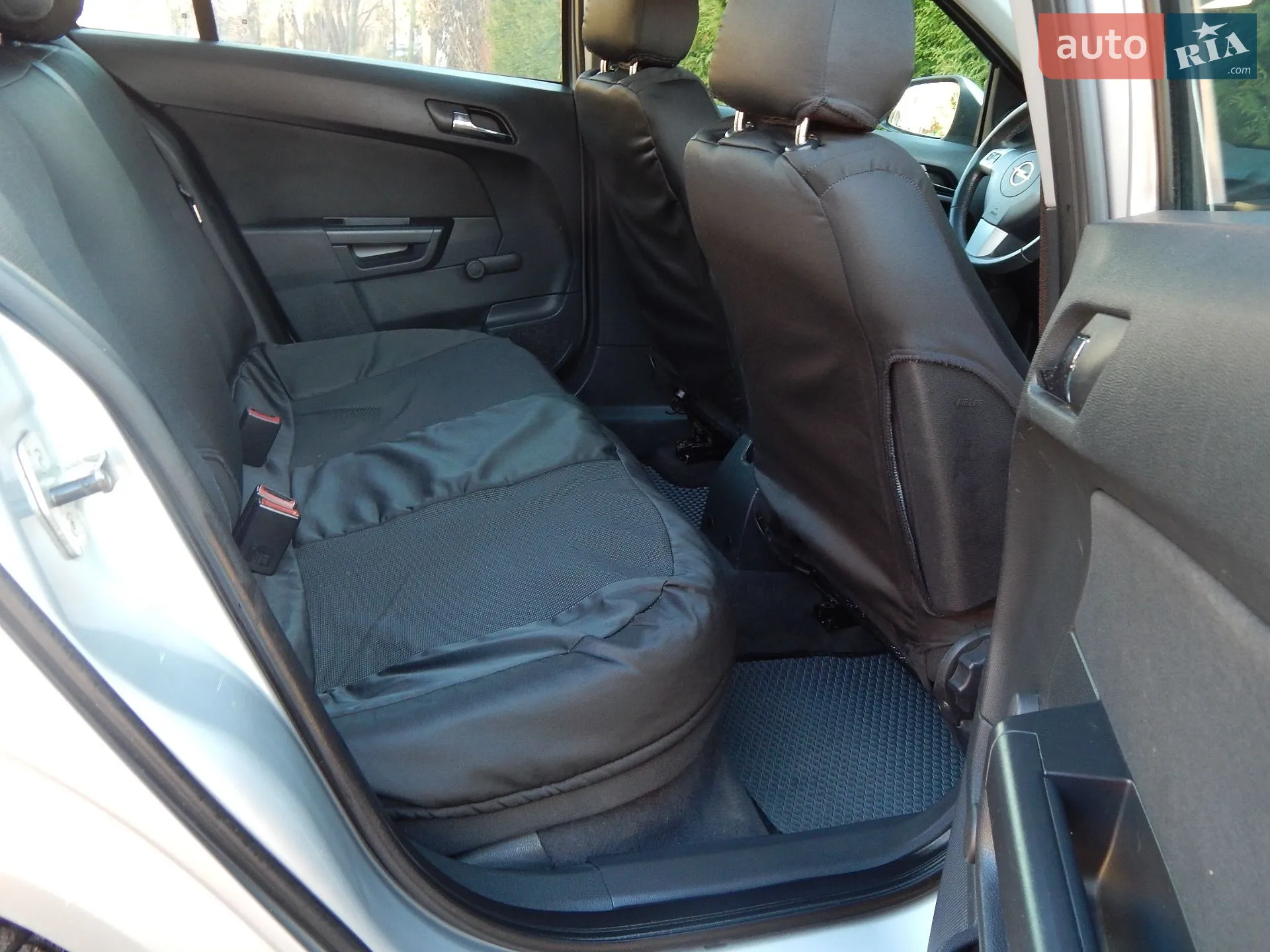 2010 Opel Astra - мініатюра 40