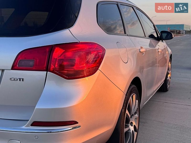 Універсал Opel Astra 2013 в Вінниці