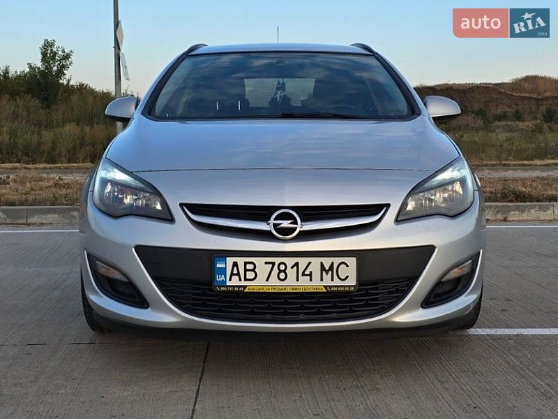 Універсал Opel Astra 2013 в Вінниці