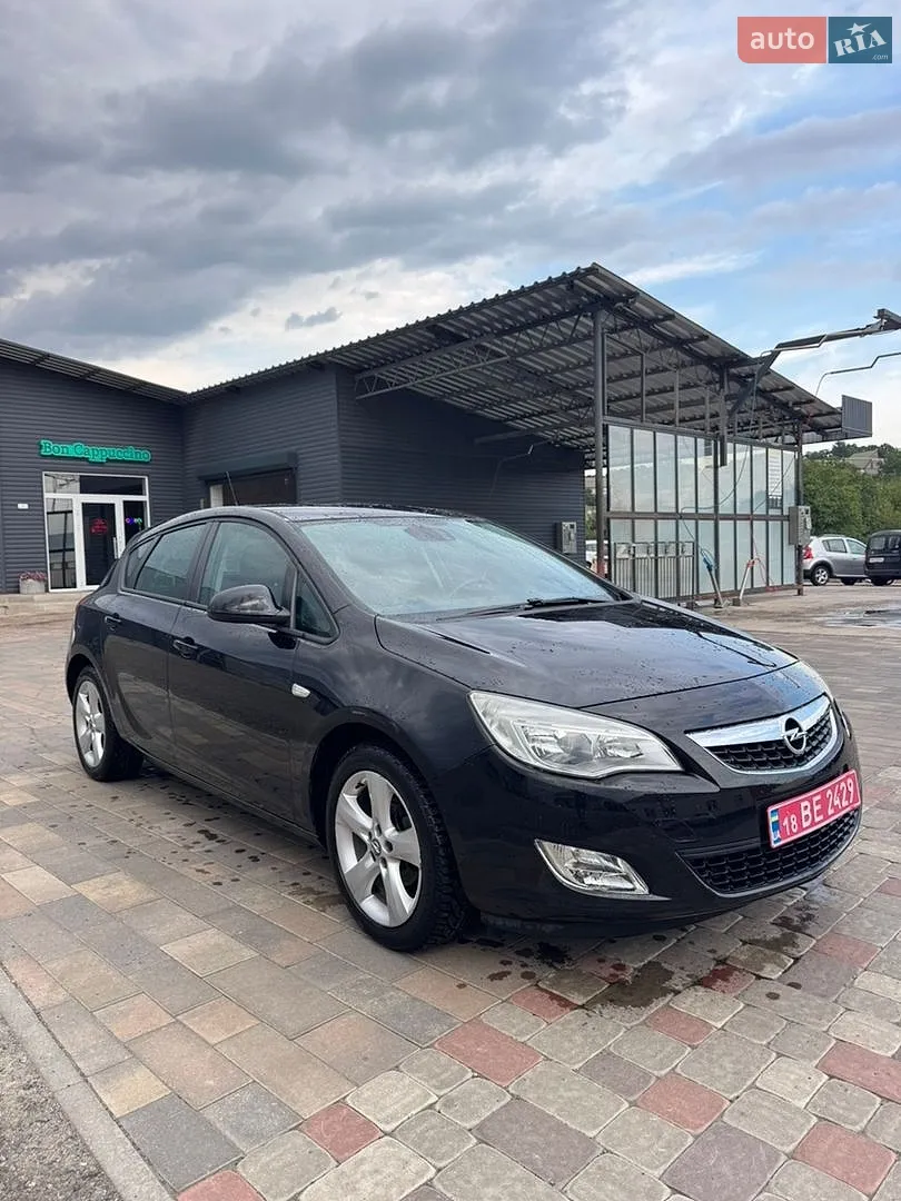 2010 Opel Astra - фото 1