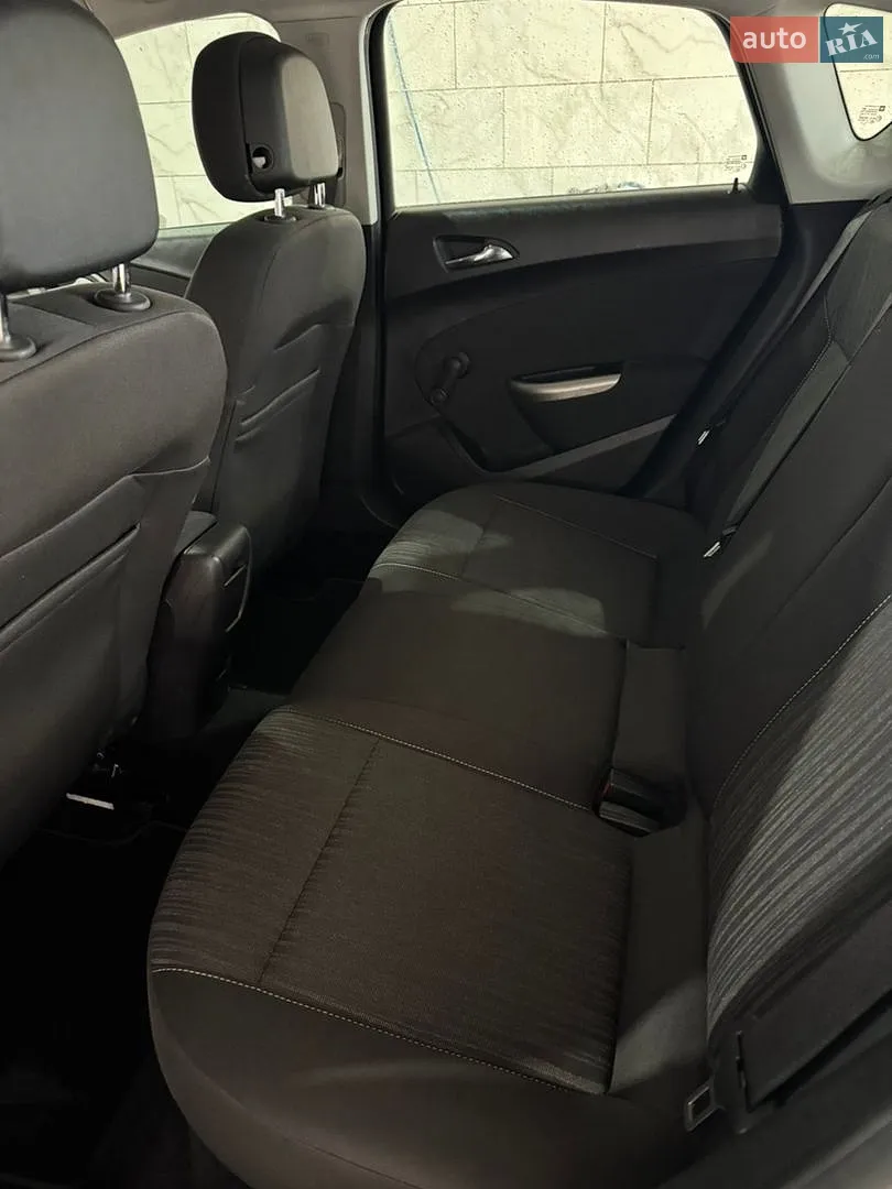 2010 Opel Astra - мініатюра 33