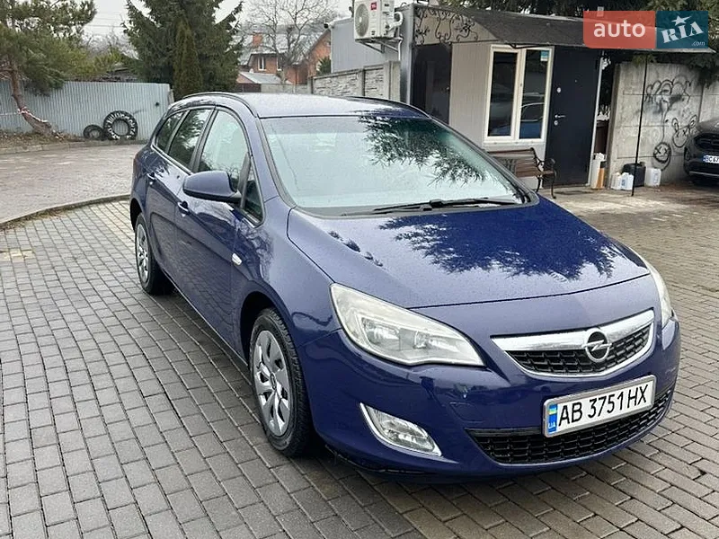 Opel Astra 2011
