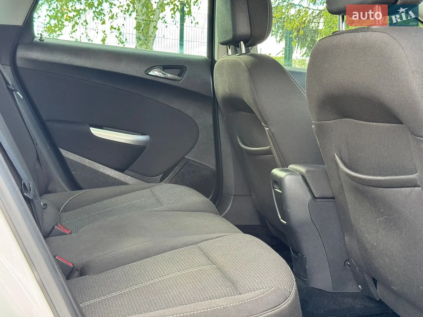 2012 Opel Astra - мініатюра 75
