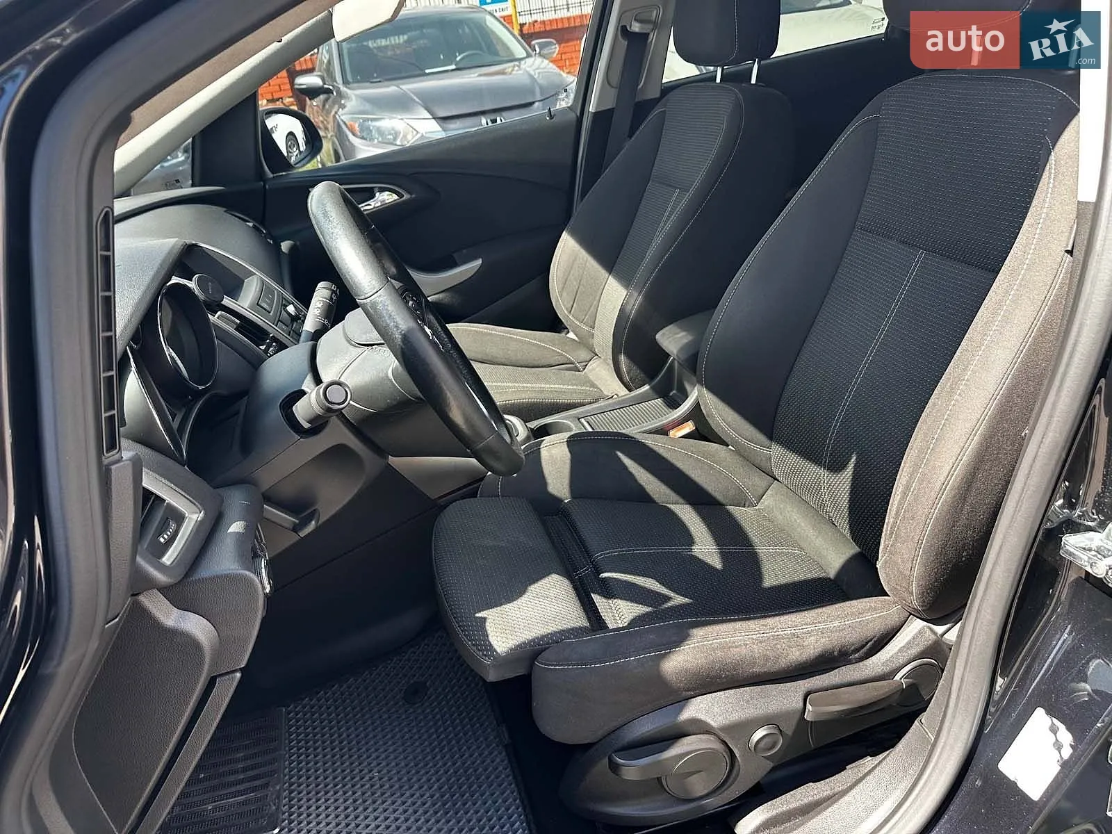 2011 Opel Astra - мініатюра 17