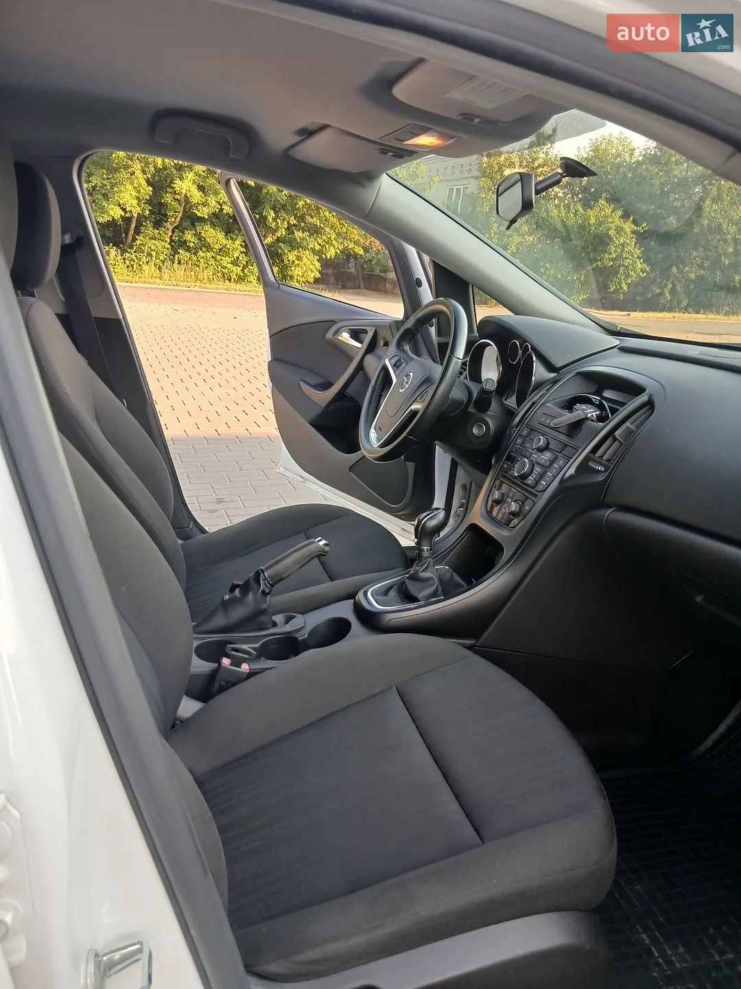 2010 Opel Astra - мініатюра 8