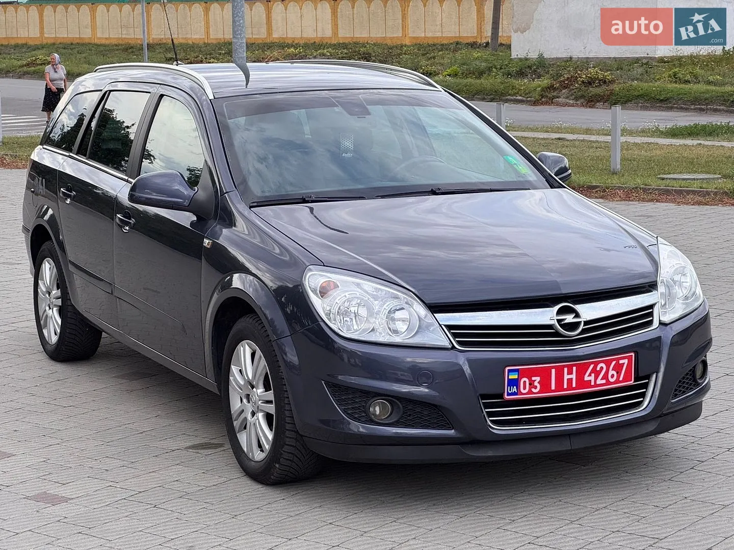 2010 Opel Astra - фото 1