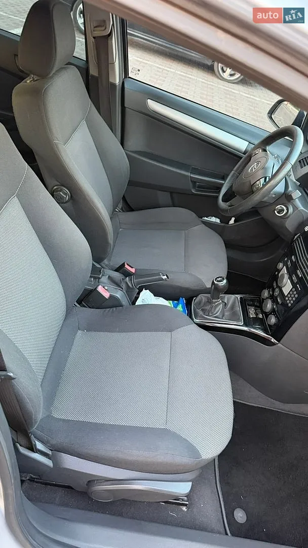 2010 Opel Astra - мініатюра 9