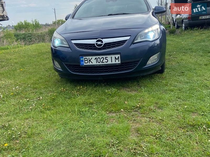 Opel Astra 2012