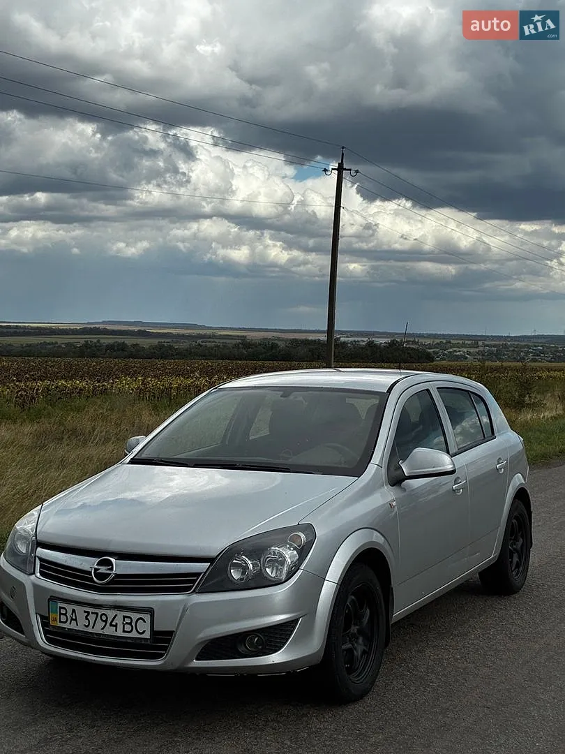 2013 Opel Astra - фото 1