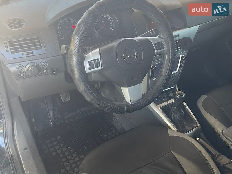 Хэтчбек Opel Astra 2010 в Днепре