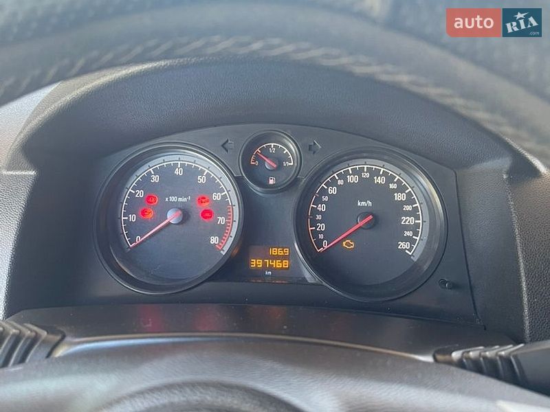 Хэтчбек Opel Astra 2010 в Днепре