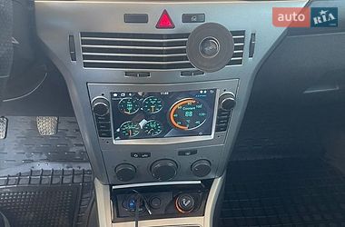 Хэтчбек Opel Astra 2010 в Днепре