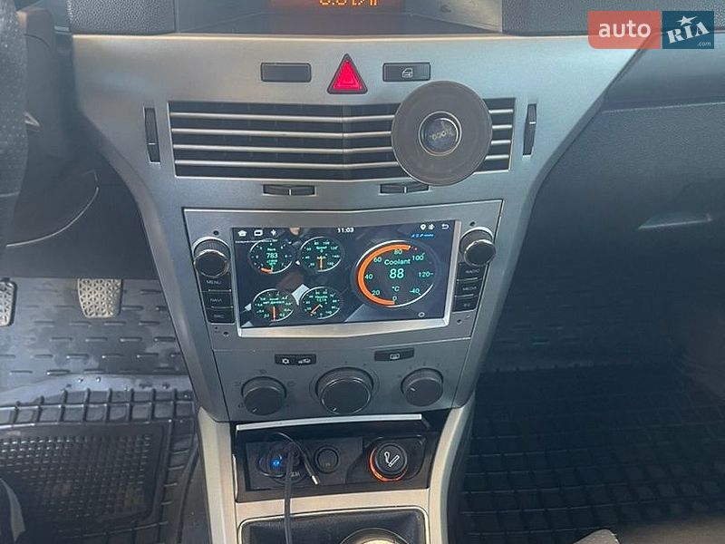 Хэтчбек Opel Astra 2010 в Днепре