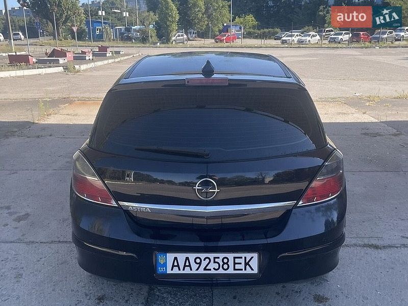 Хэтчбек Opel Astra 2010 в Днепре