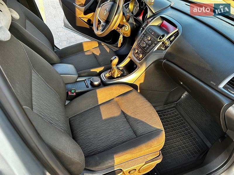 Універсал Opel Astra 2013 в Полтаві фото 14 Універсал Opel Astra 2013 в Полтаві