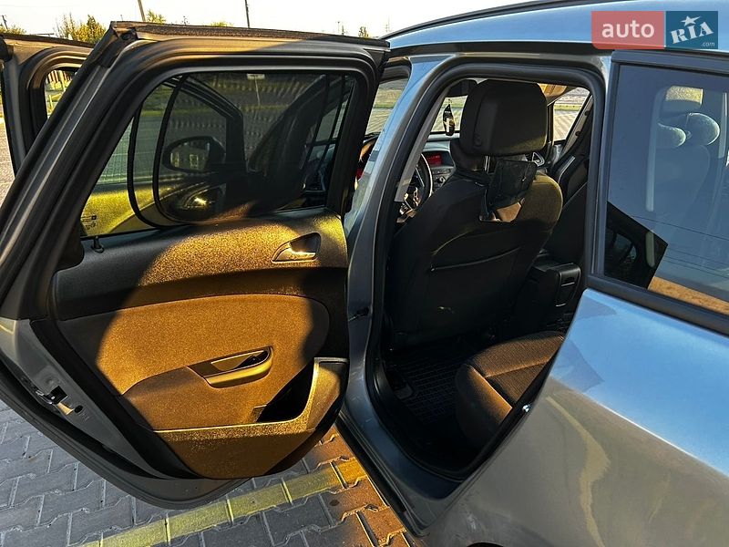 Универсал Opel Astra 2013 в Полтаве