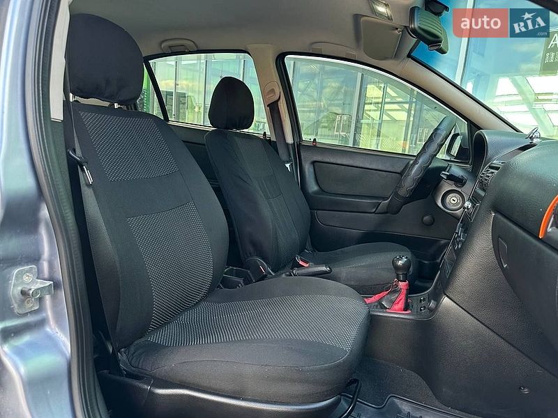 Седан Opel Astra 2006 в Києві