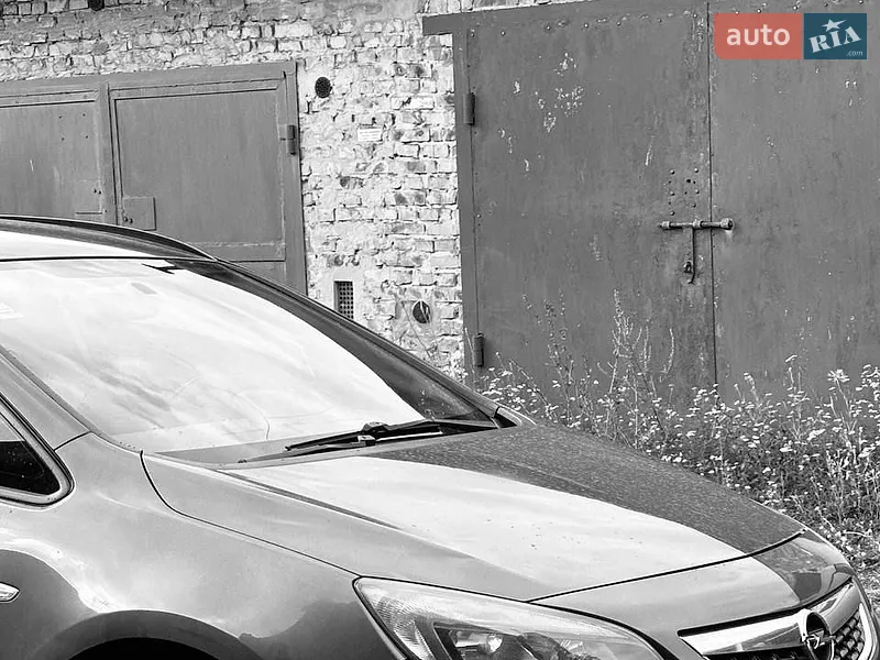 Opel Astra 2011