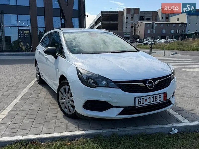 Opel Astra 2021