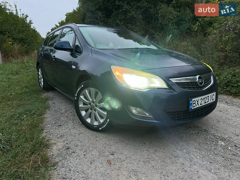 Opel Astra 2011