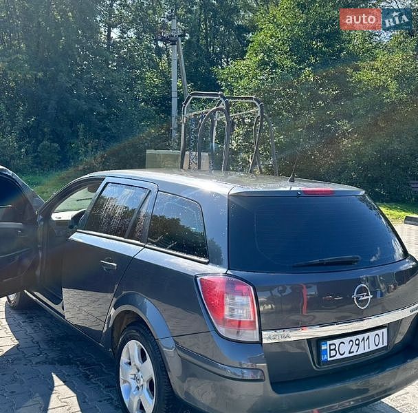 Універсал Opel Astra 2010 в Бориславі