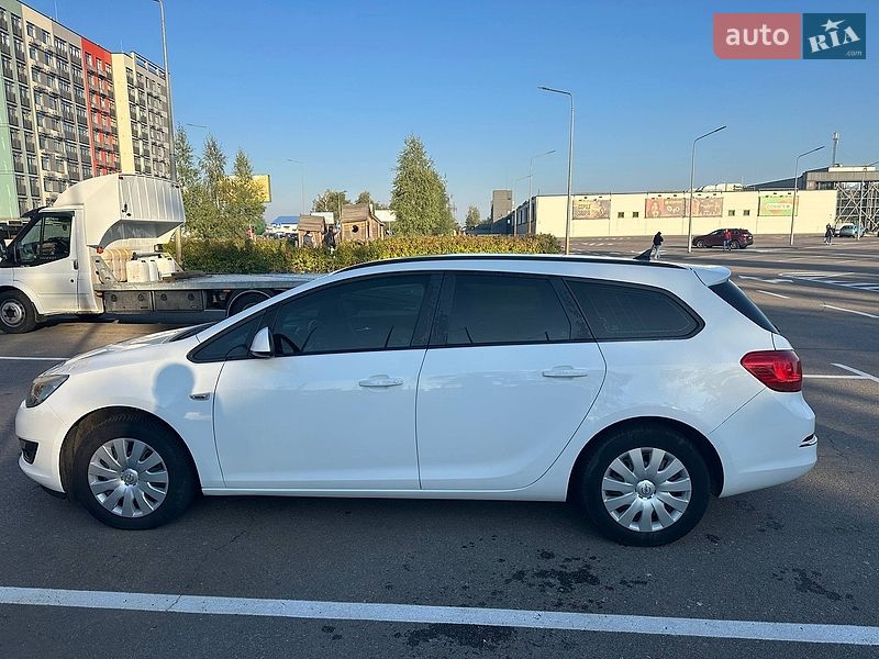 Универсал Opel Astra 2014 в Гатном