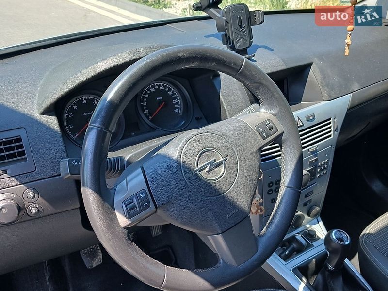Универсал Opel Astra 2009 в Ивано-Франковске