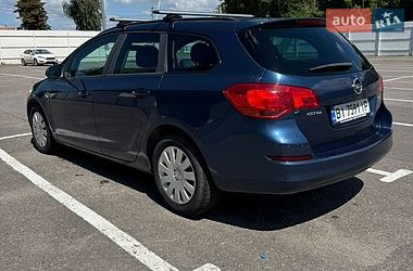 Універсал Opel Astra 2011 в Кременчуці