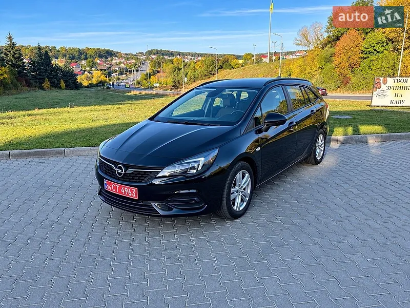 Opel Astra 2021