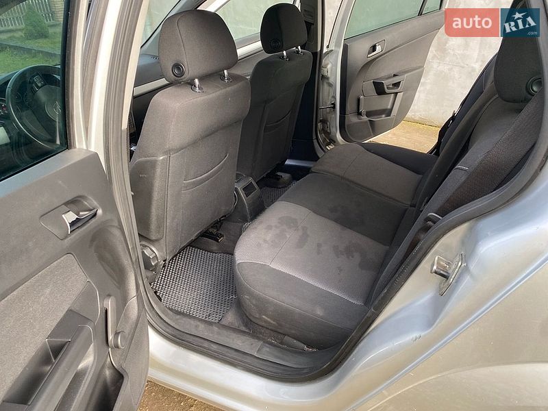 Универсал Opel Astra 2010 в Тернополе