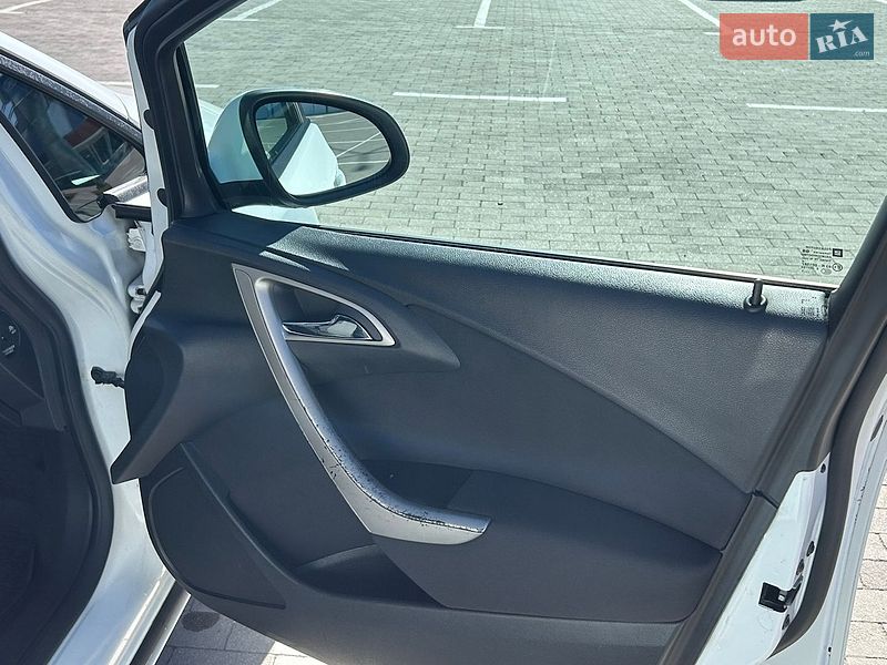 Універсал Opel Astra 2012 в Калуші