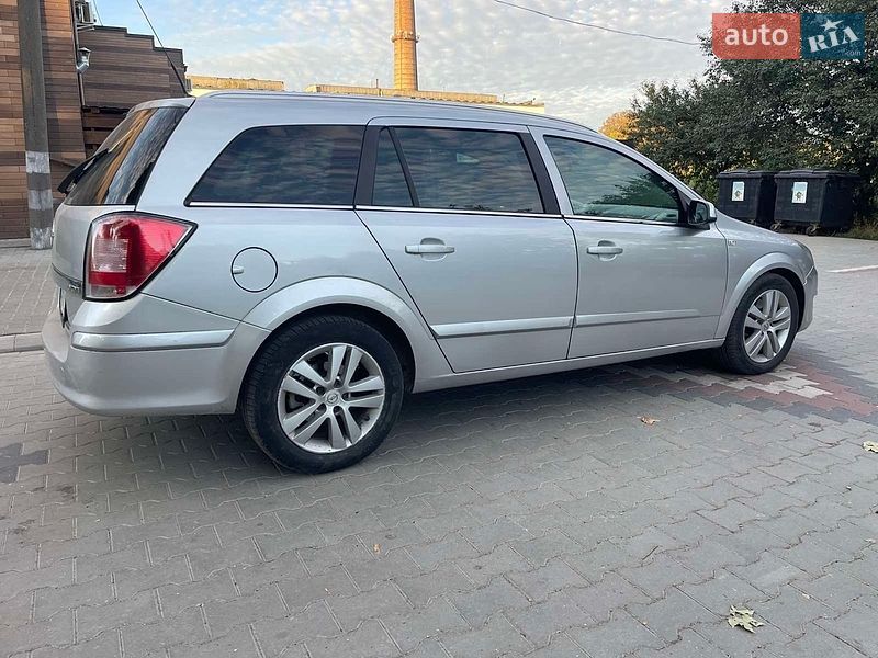 Универсал Opel Astra 2008 в Хмельницком