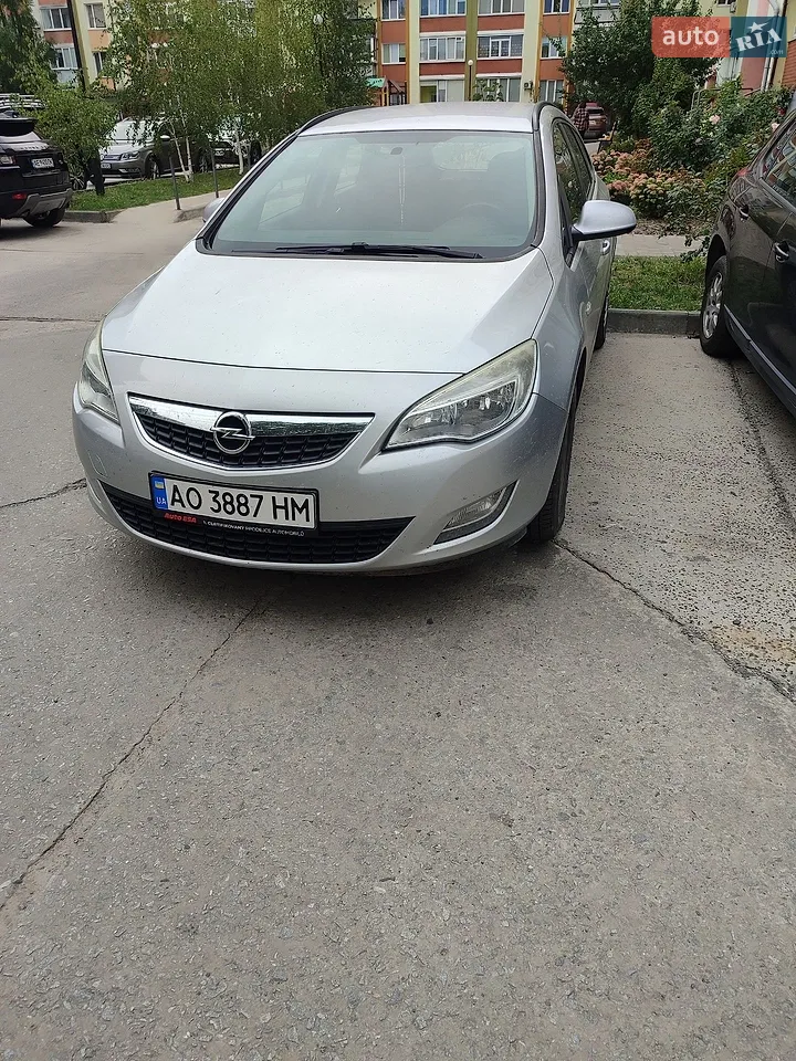 Opel Astra 2012