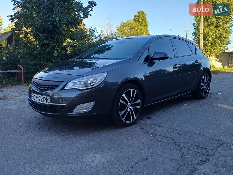 Opel Astra 2011