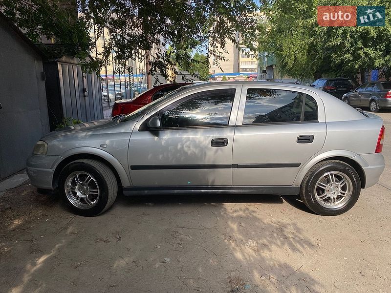 Хэтчбек Opel Astra 2002 в Самаре