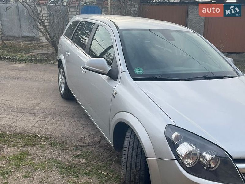 Универсал Opel Astra 2010 в Одессе