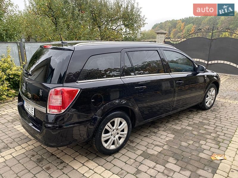 Универсал Opel Astra 2010 в Коломые