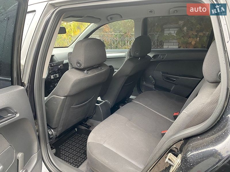 Універсал Opel Astra 2010 в Коломиї
