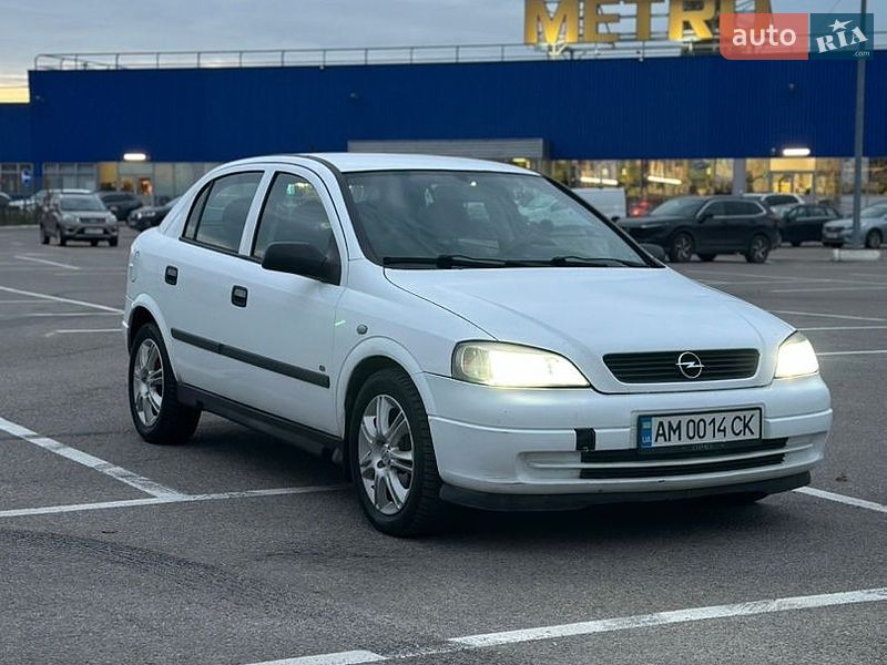 Хэтчбек Opel Astra 2007 в Житомире