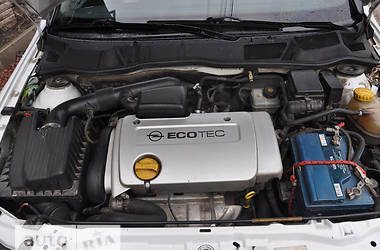 Хэтчбек Opel Astra 2001 в 