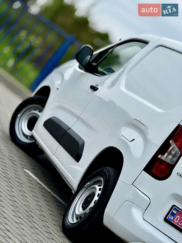 Вантажний фургон Opel Combo Cargo 2020 в Трускавці