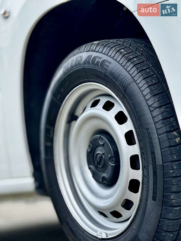 Вантажний фургон Opel Combo Cargo 2020 в Трускавці