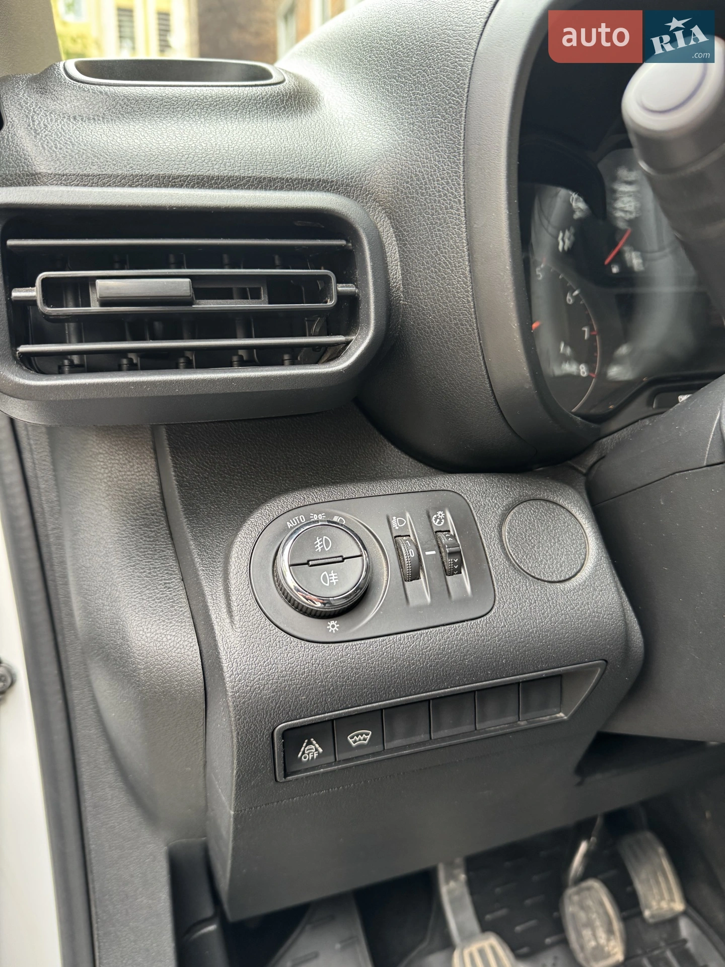 2020 Opel Combo - мініатюра 16