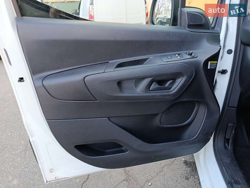 Вантажний фургон Opel Combo-e 2022 в Києві фото 12 Вантажний фургон Opel Combo-e 2022 в Києві