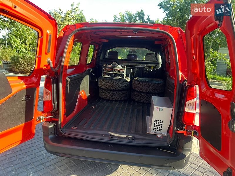 Грузовой фургон Opel Combo-e 2022 в Кропивницком