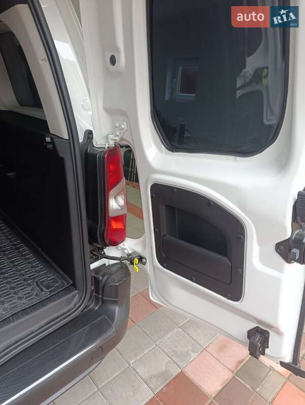 Минивэн Opel Combo Life 2021 в Киеве фото 7 Минивэн Opel Combo Life 2021 в Киеве