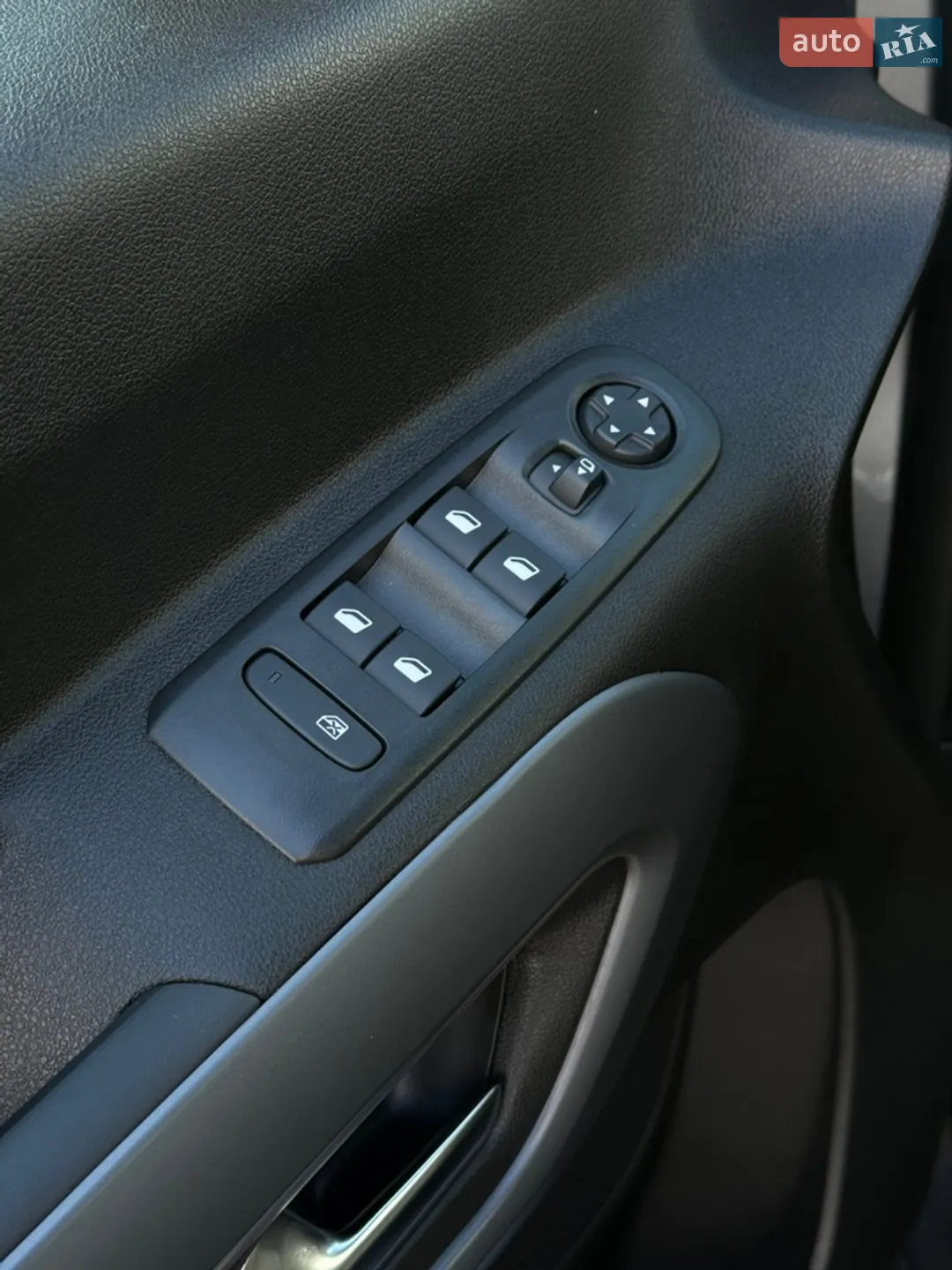 2025 Opel Combo - мініатюра 21